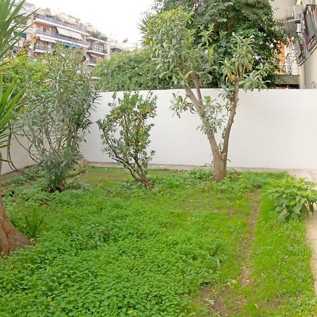 Stylish City Center Garden Apartment Athén Kültér fotó