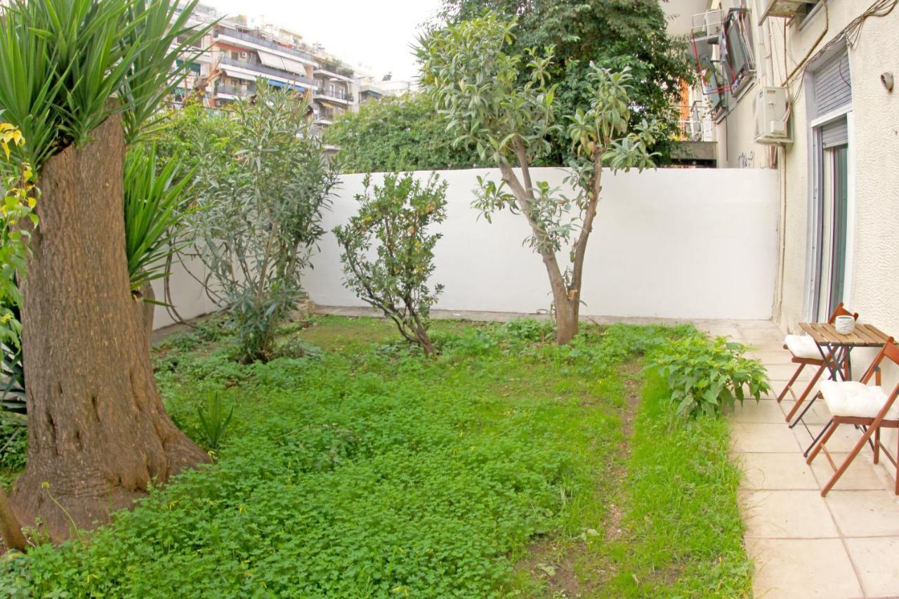 Stylish City Center Garden Apartment Athén Kültér fotó