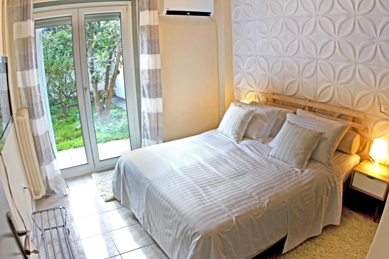 Stylish City Center Garden Apartment Athén Kültér fotó
