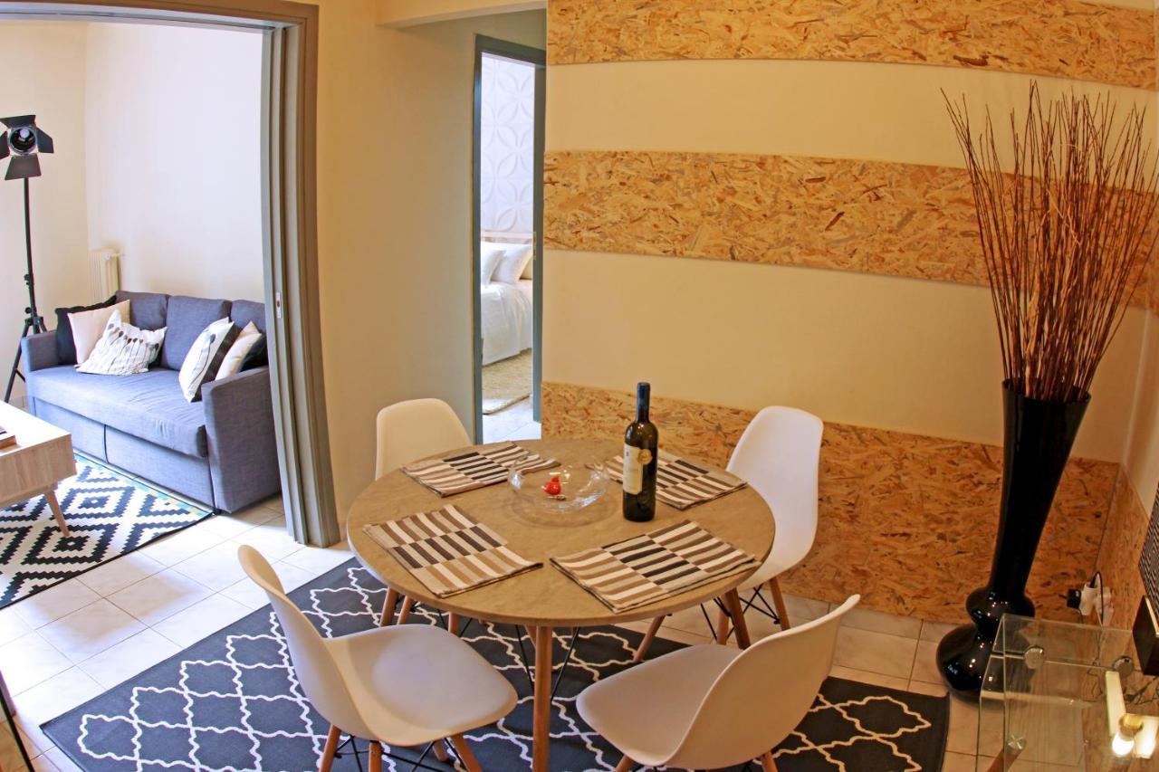 Stylish City Center Garden Apartment Athén Kültér fotó